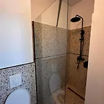 Studioul Epava Апартаменты